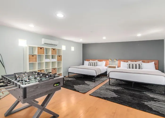 Charming Desert & Casitas With Sportcourt & Pool