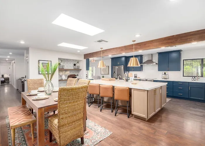 Charming Desert & Casitas With Sportcourt & Pool Phoenix